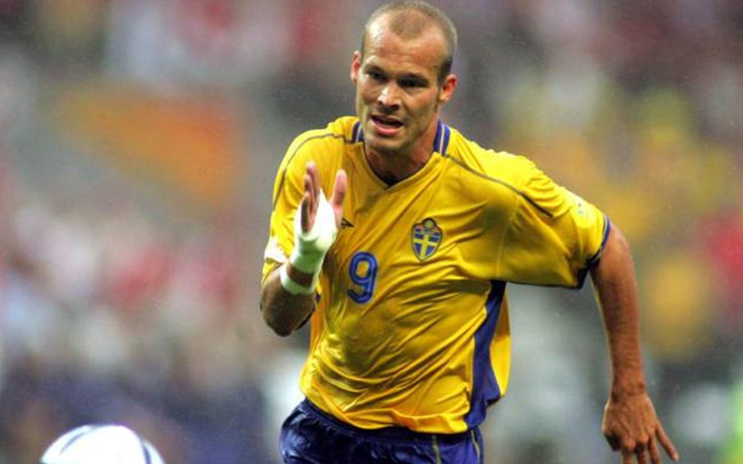 欧洲足球比赛中球员闪光表现