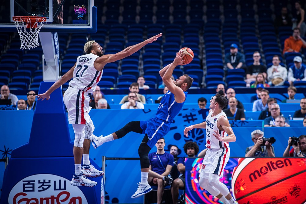 俄罗斯球员在欧洲篮球联赛中领跑