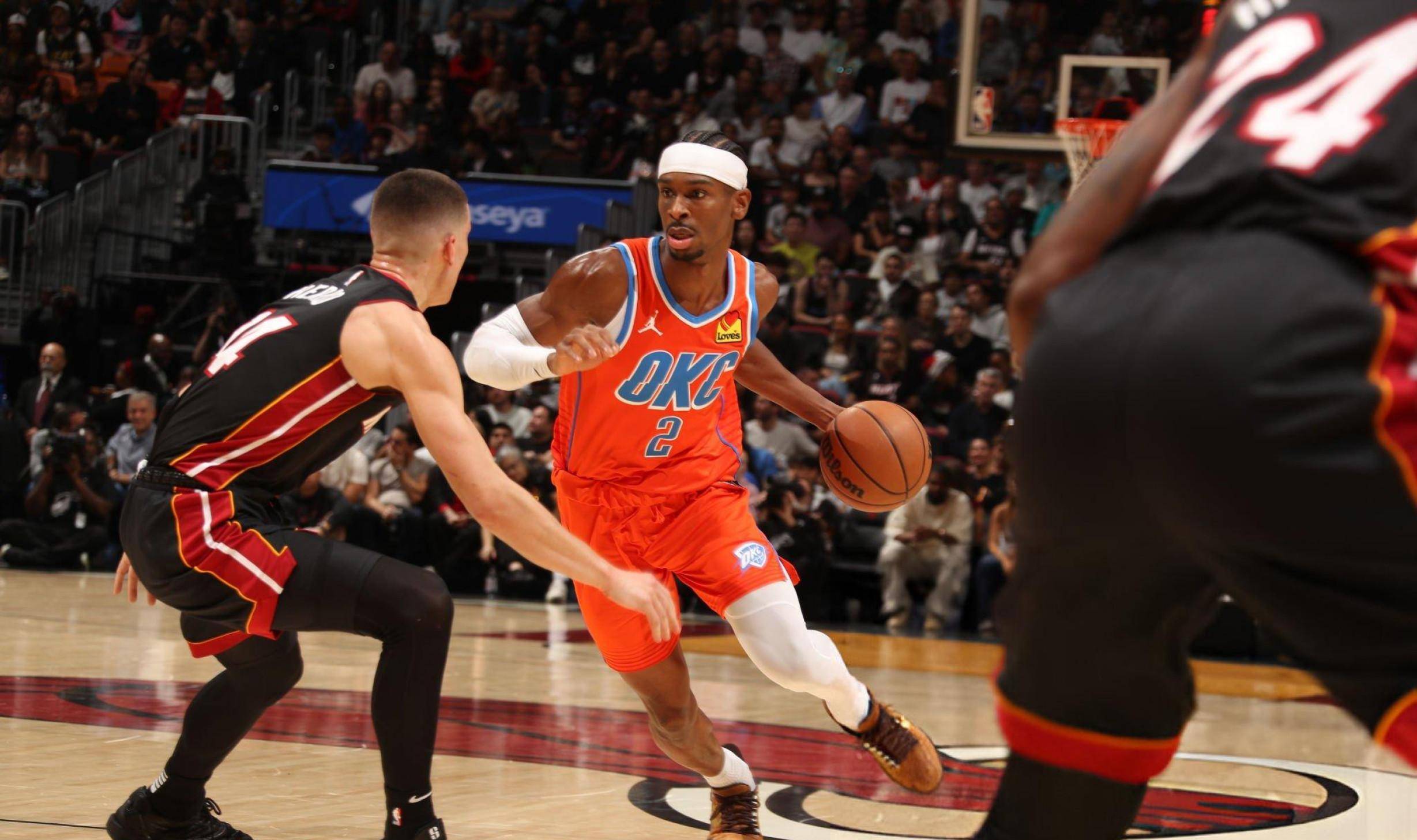 擅长防守的球队在比赛中取得突破性胜利