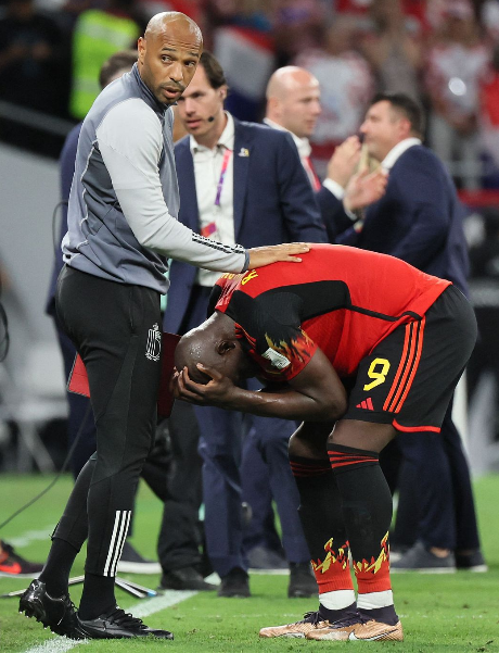 包含比利时球队气氛火爆队员之间斗殴事件曝光的词条