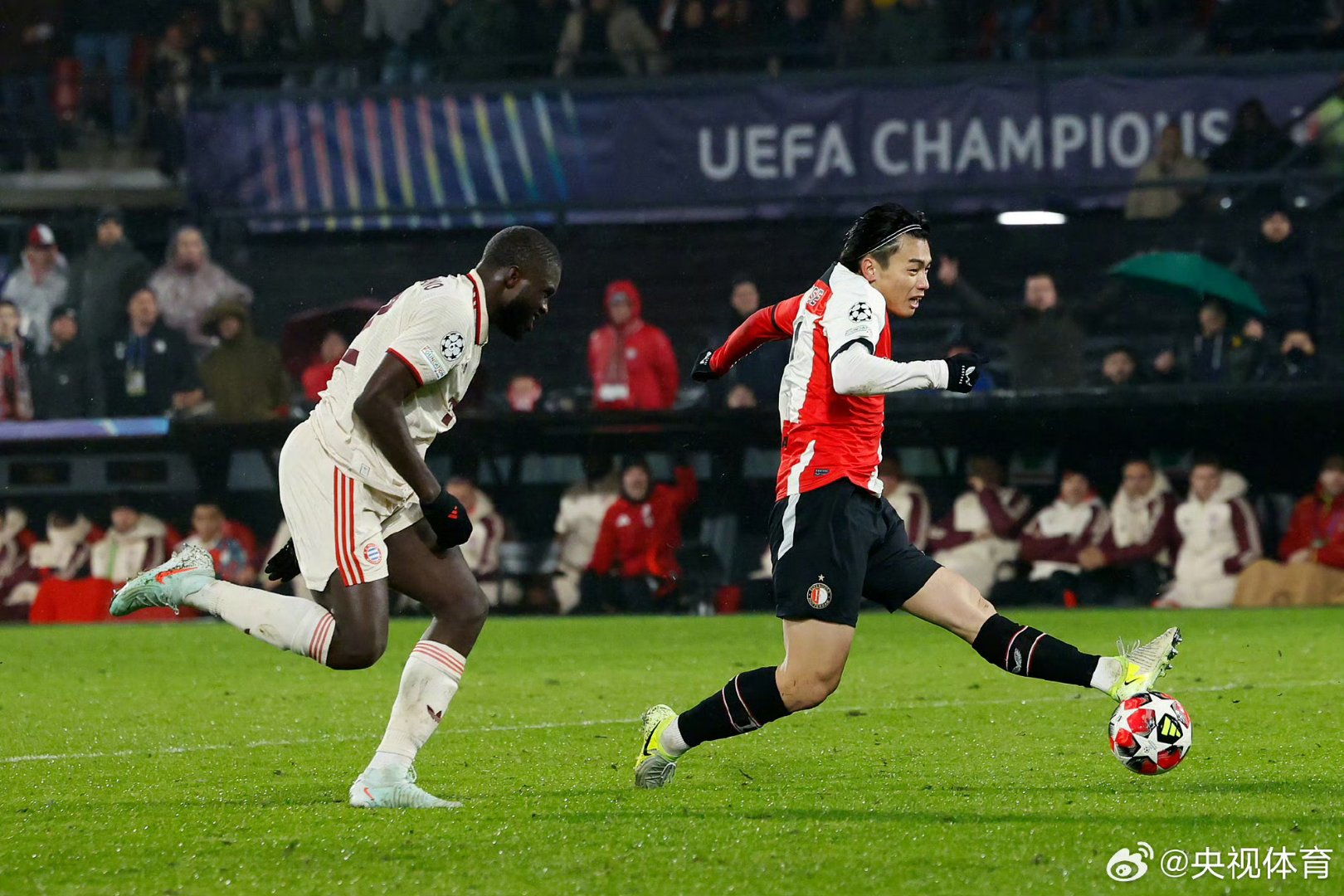 拜仁慕尼黑客场获胜，主教练表态赞扬全队的简单介绍