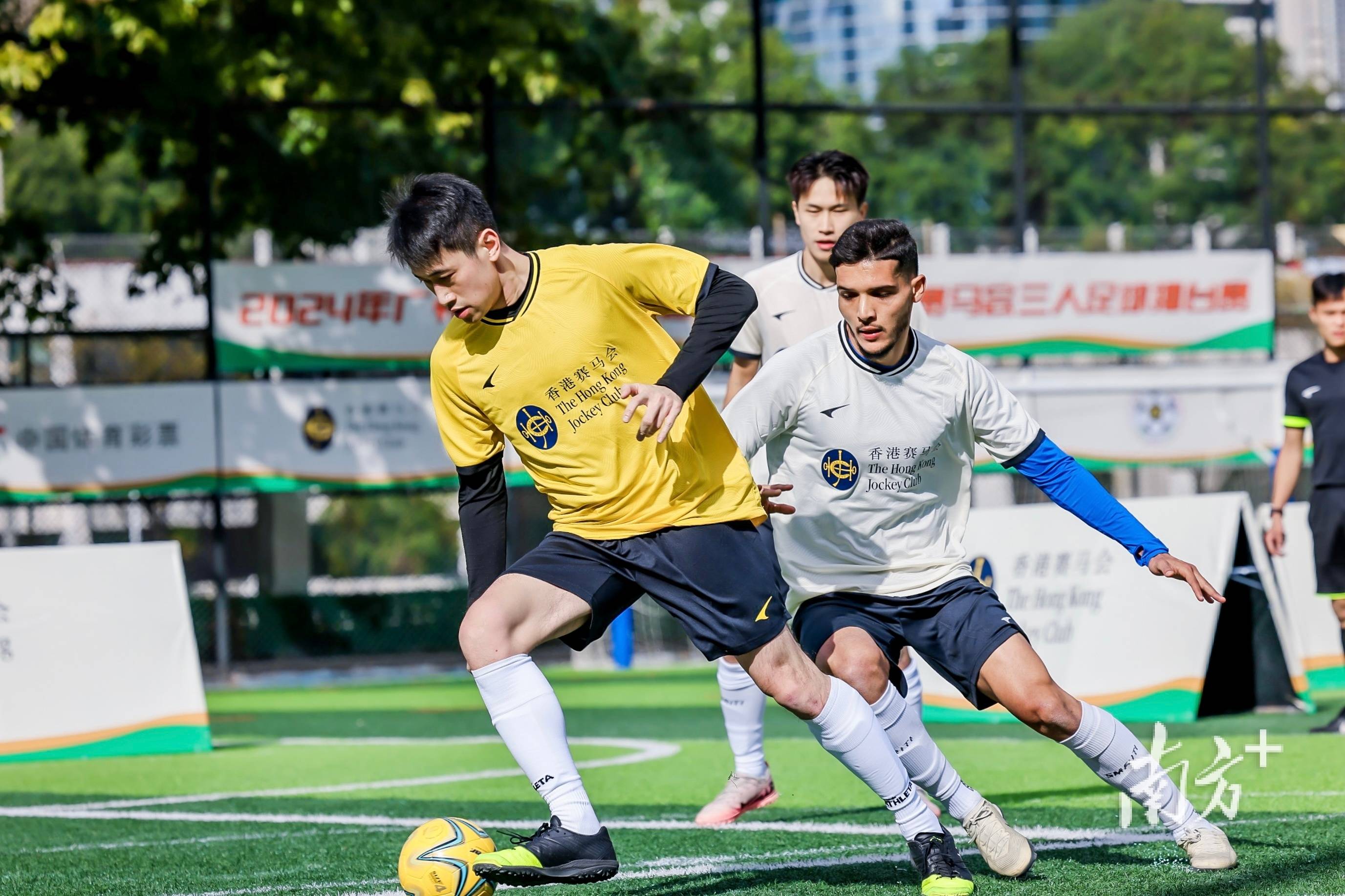 顶尖球队精彩战绩吸引体育爱好者的简单介绍